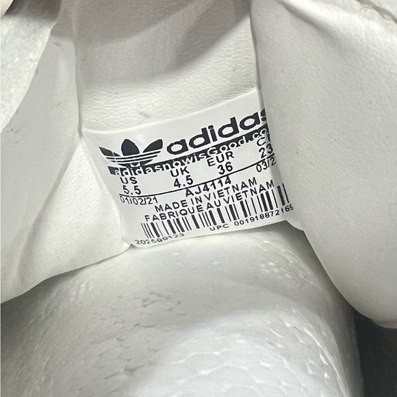 NWT!!! Adidas Samba Pink and Red Heart Sneakers - Picture 9 of 11